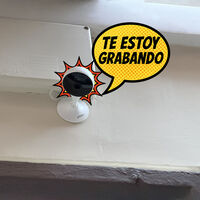 Si pones una cámara para vigilar el exterior de tu casa, mucho ojo porque te puede caer multazo si no tienes esto en cuenta
