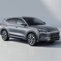 BYD quiere vender tanto como Skoda en Europa, pero como con eléctricos es imposible, va a por los PHEV. Este nuevo coche es su gran apuesta