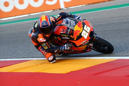 Raúl Fernández hace su cuarta pole por 59 milésimas en otra lamentable clasificación de Moto3
