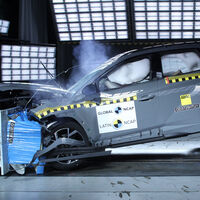 Evaluaron la seguridad de una camioneta de Hyundai y una de Stellantis: una pasó con honores, la otra reprobó con cero. ¿Aplica para México?  