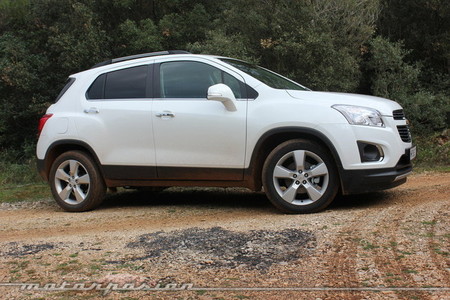Chevrolet Trax 2013 en un camino