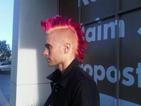 Jared Leto cambia de peinado como de camisa