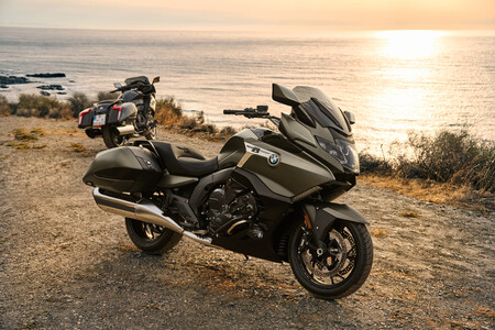 La familia BMW K 1600 vuelve a la carga con cuatro modelos cargados de tecnología y motores Euro5 con 160 CV, desde 29.665 euros