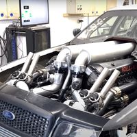 Lo creas o no, alguien ha calzado el Rolls-Royce V12 de un tanque en un Ford. Y funciona