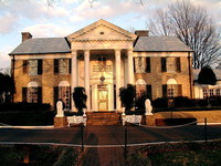 Graceland: visitando la extravagante tumba de Elvis Presley