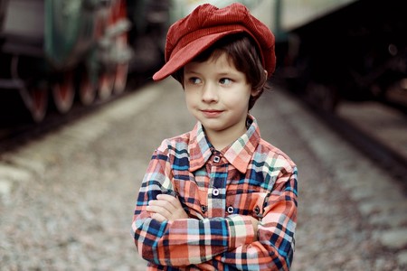 Mi hijo pequeño se toca los genitales en público y en casa: claves para gestionarlo