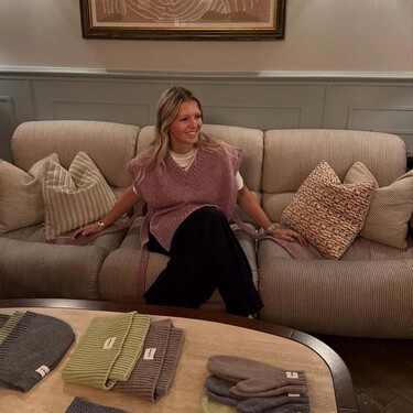 Las nuevas New Balance con detalles en color pistacho: así son las dad sneakers que se van a agotar en tiempo récord 