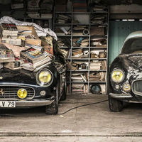Olvídate de los 'barn finds', ahora los clásicos están en los apartamentos, como este Ferrari 250 GT