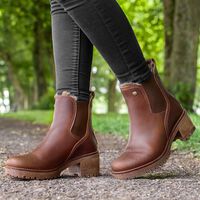 De cuero, diseño tipo Chelsea y con taconcito: así son los botines Panama Jack que podemos encontrar rebajados