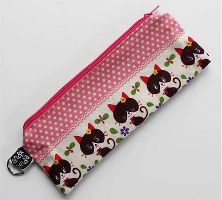 Estuche gatos negros