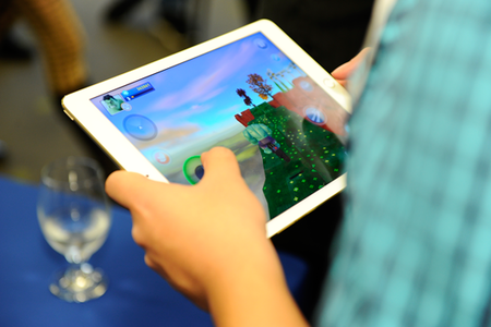 Disney se enfrenta a un demanda colectiva en Estados Unidos por recopilar y compartir datos de menores con terceros desde sus juegos