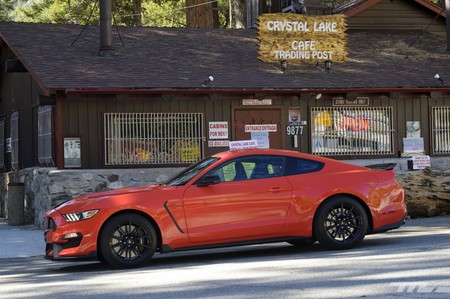Algunos propietarios del Mustang Shelby GT350 no están nada contentos: han demandado a Ford por fraude