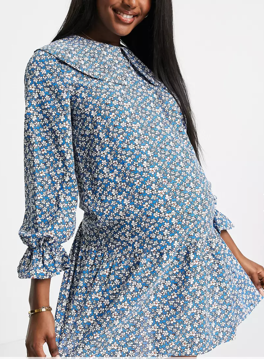 Vestido de flores en tonos azules