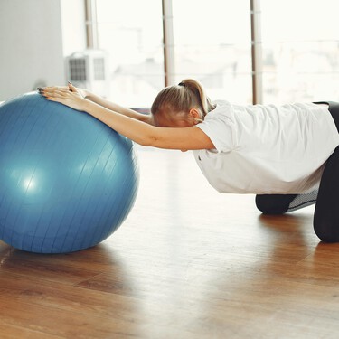 Un experto en fitness revela que caminar 10.000 pasos al día no es suficiente pasados los 50