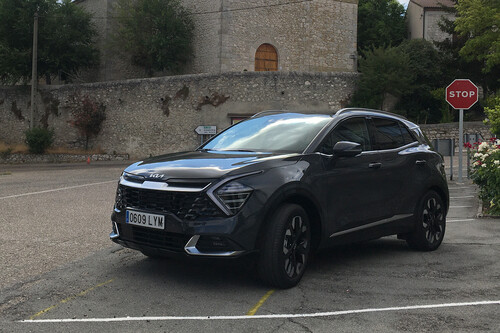 Probamos el Kia Sportage híbrido enchufable: un SUV muy cómodo con etiqueta CERO que aspira a meterse en el segmento premium