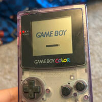 "¡Mi mamá es una leyenda!". Encontró una Game Boy Color en la basura y solo necesitaba dos pilas nuevas 