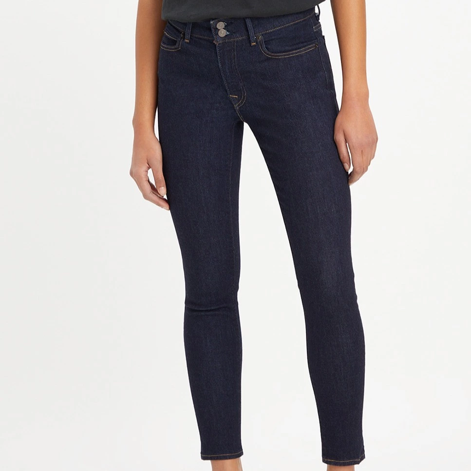 Vaquero de mujer 711 Skinny con botón doble

