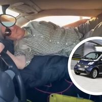 Vive en su coche para ahorrar para su retiro, pero eligió el peor auto para hacerlo: así es la vida de Kai en un diminuto Smart