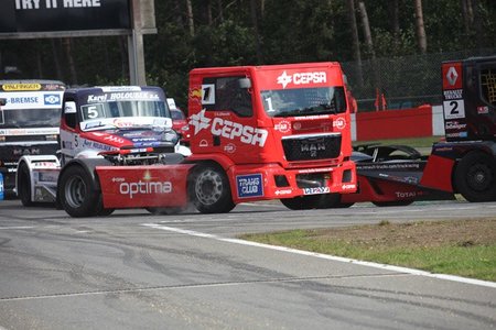 Antonio Albacete recorta distancias con Jochen Hahn