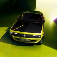 El Opel Manta GSe ElektroMOD apunta a revivir como restomod eléctrico y muestra en vídeo su parrilla 'parlante'