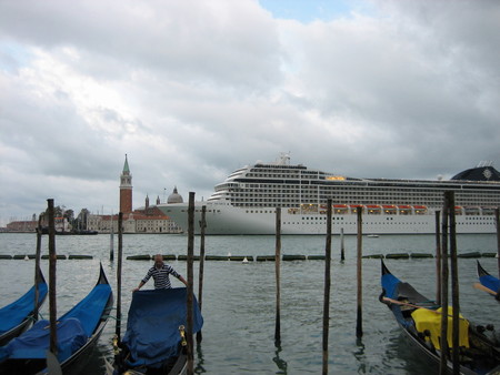 Venecia desviará a los cruceros que entran por el Gran Canal 