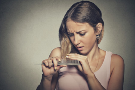 ¿Miras el peine con angustia? La caída del cabello en el postparto