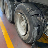 Ver para creer: así estaba el neumático de este camión que acudió a pasar la ITV