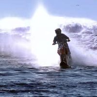 Robbie Maddison rompe toda lógica en Pipe Dream 2: casi 100 km/h sobre el agua en una moto de cross