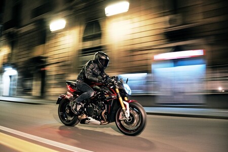 ¡Sorpresa! MV Agusta prepara una moto basada en la Brutale 1000 RR más cómoda para el día a día