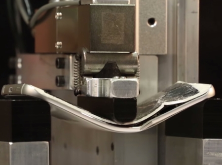 Así pasan Samsung Galaxy S6 Edge, iPhone 6 Plus, y HTC One M9 el test de doblado de Square Trade
