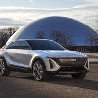 El Cadillac Lyriq es un enorme SUV eléctrico con 480 km de autonomía y pantalla de 33 pulgadas que adelanta el futuro de la marca