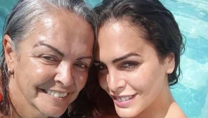 Amor Romeira da el último adiós a su madre, Mensi Medina, y todo Telecinco se vuelca con ella