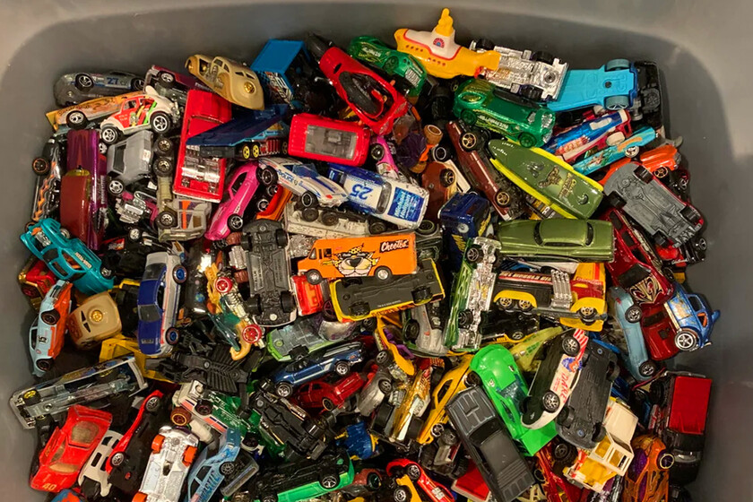 Tengo una buena y una mala noticia para el coleccionista que pagó unos míseros 21 euros por 690 Hot Wheels creyendo que sacaría 700 euros