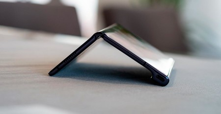 Huawei prepara un móvil plegable a lo Samsung Galaxy Z Flip que se llamará Mate V, según Ben Geskin