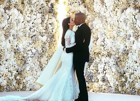 ¡Por fin tenemos una foto del vestido de Kim Kardashian como dios manda!
