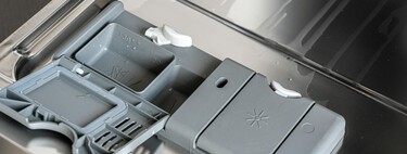 Cada vez que pongo el lavavajillas los platos y vasos salen con mal olor: cómo evitarlo haciendo una limpieza a fondo 