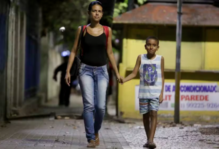 Alvinho e a mãe, Priscila Melo