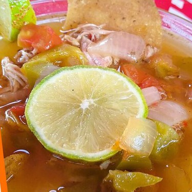 Cómo hacer sopa de lima, una delicia de la cocina yucateca con la receta y trucos del chef Oropeza