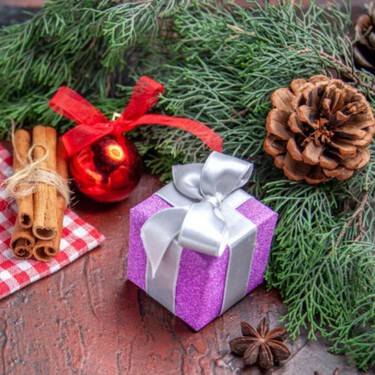 Cómo decorar tus mesas para la cena de Navidad y Año Nuevo sin gastar mucho y con cosas que ya tienes en casa