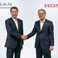 A Nissan le queda menos de un año de vida. Su solución para evitar la bancarrota es asociarse con su peor enemigo 