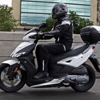 El curso obligatorio de la DGT para llevar 125 cc llegará ya, y hay una buenísima noticia para los más veteranos