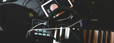 La música hecha con IA es tan buena que ya recibe inversiones millonarias. Las discográficas amenazan con lo de siempre, demandar 