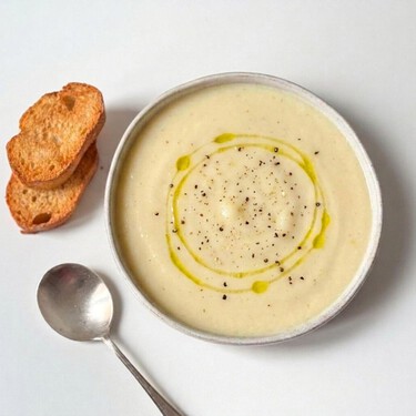 Vichyssoise de pera: la clásica sopa fría en versión más ligera con el toque dulce de la fruta 