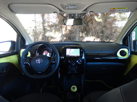 Frontal Prueba Toyota Aygo Interiores