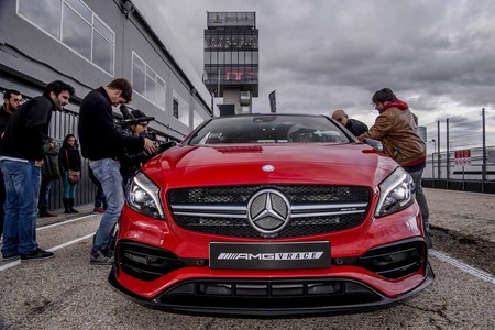 Realidad Virtual Mercedes Amg 8