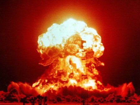 ¿Y si el fin del mundo viniera por una guerra bacteriológica... informática?