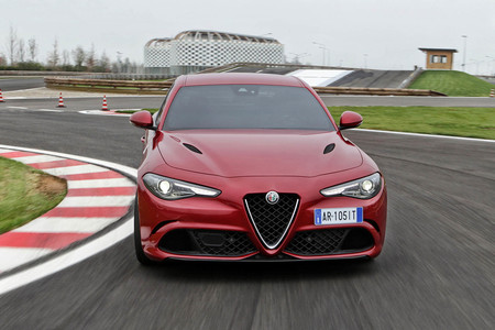 ¿Presentará Alfa Romeo un Giulia Coupé en el Salón de Ginebra?