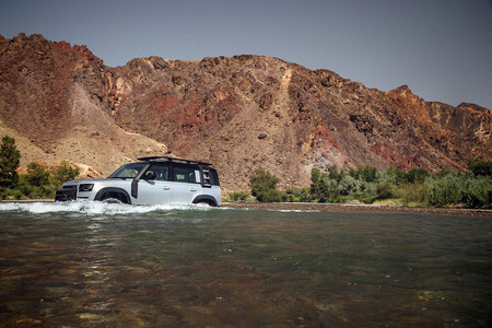 Land Rover Defender 2020