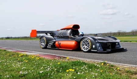 El GreenGT H2 hace su debut en la pista