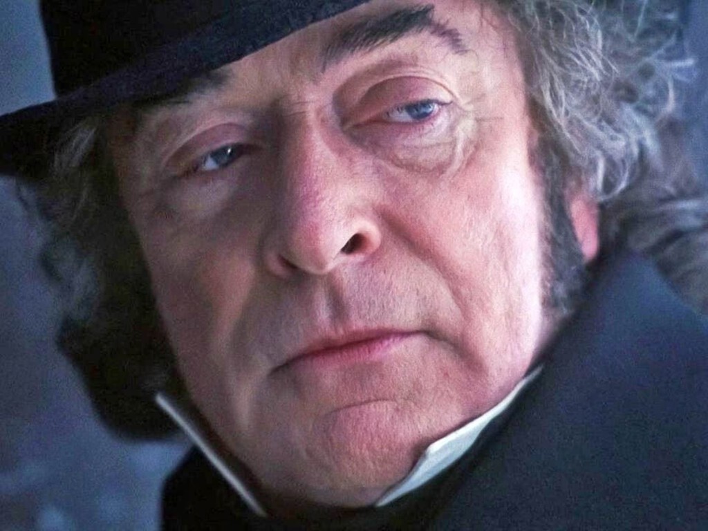 "La veo cada año": Michael Caine (93) está orgulloso de este éxito de culto, ¡que fue una experiencia completamente nueva para él!